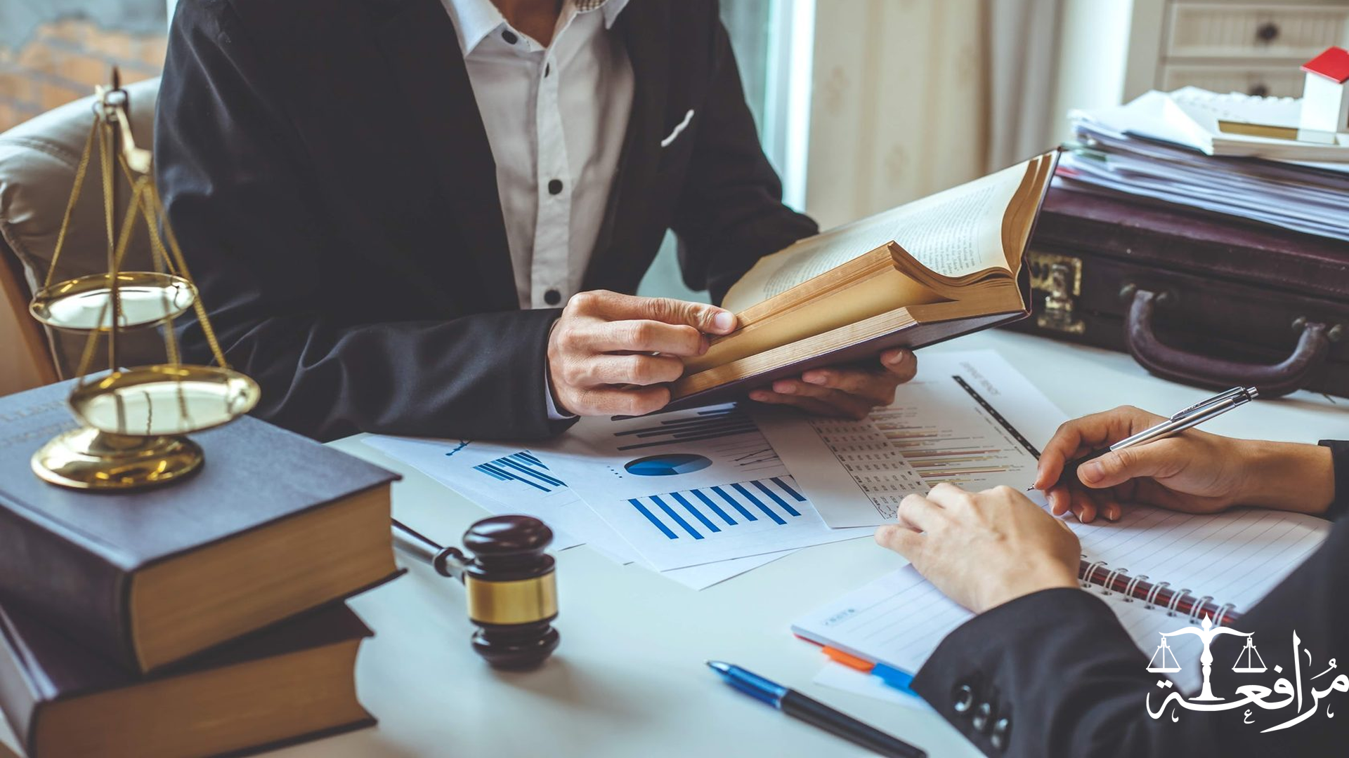نصائح هامة للشركات في اختيار محامي تجاري محترف